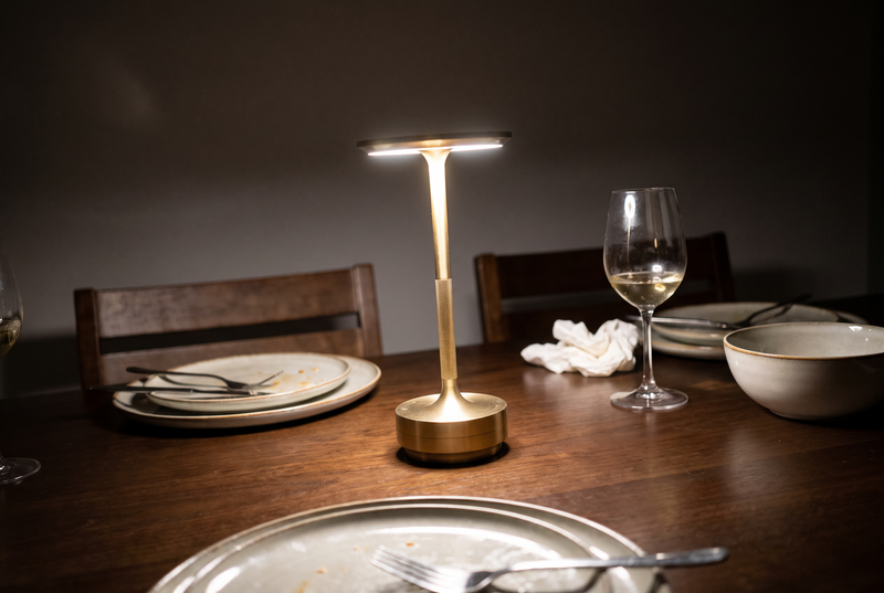 ⭐⭐⭐⭐⭐ Dining Table
